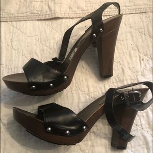 Fioni wood heeled ankle strap sandals size 9